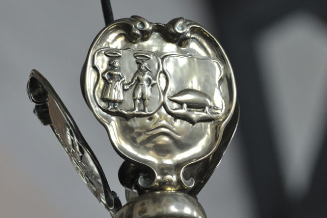 schildje antieke kaarsenkroon